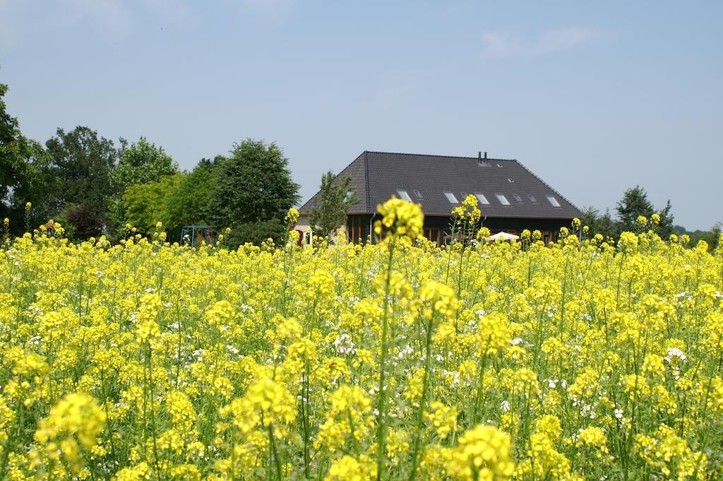 B&B De Luijenbergh Oud-Gastel Exterior photo